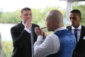 11 Musik, Zigarrenpause und lustige Spiele